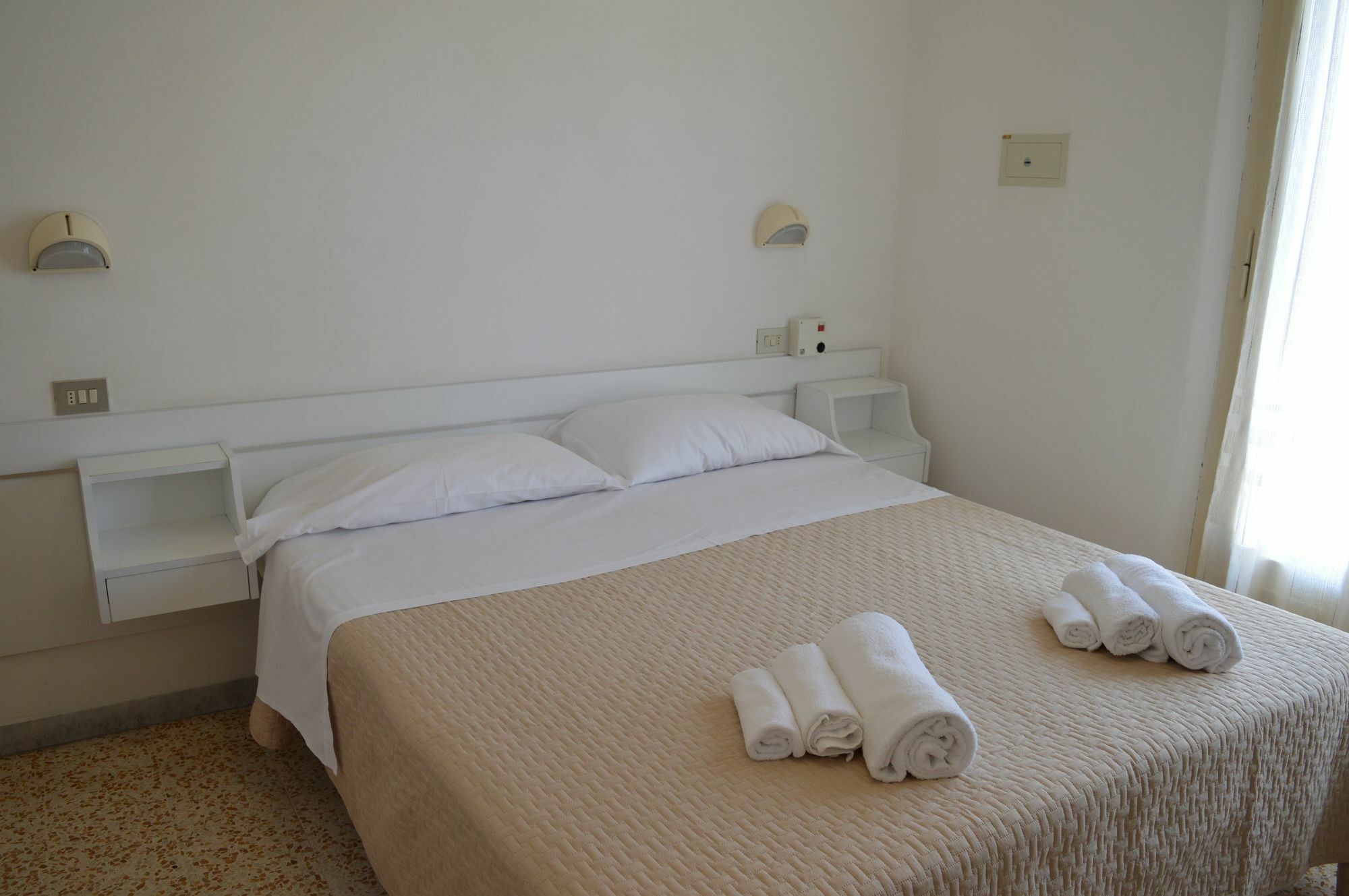 Urania Hotell Fogliano Marina Exteriör bild